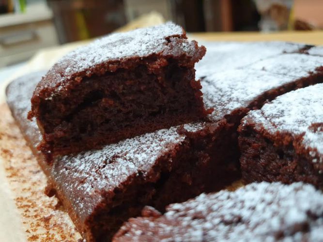 Cocinando con Yul Ballesteros. Hoy Brownie de beterrada, jengibre y jalapeño