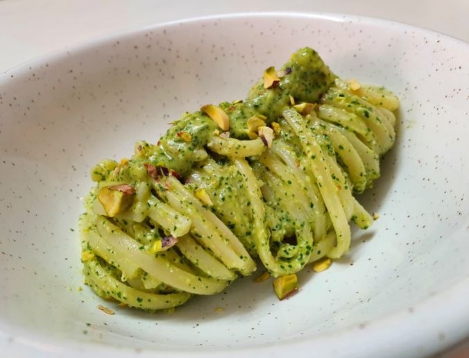 Cocinando con Yul Ballesteros. Hoy: Pesto canario de berros de Firgas y queso de Valsequillo